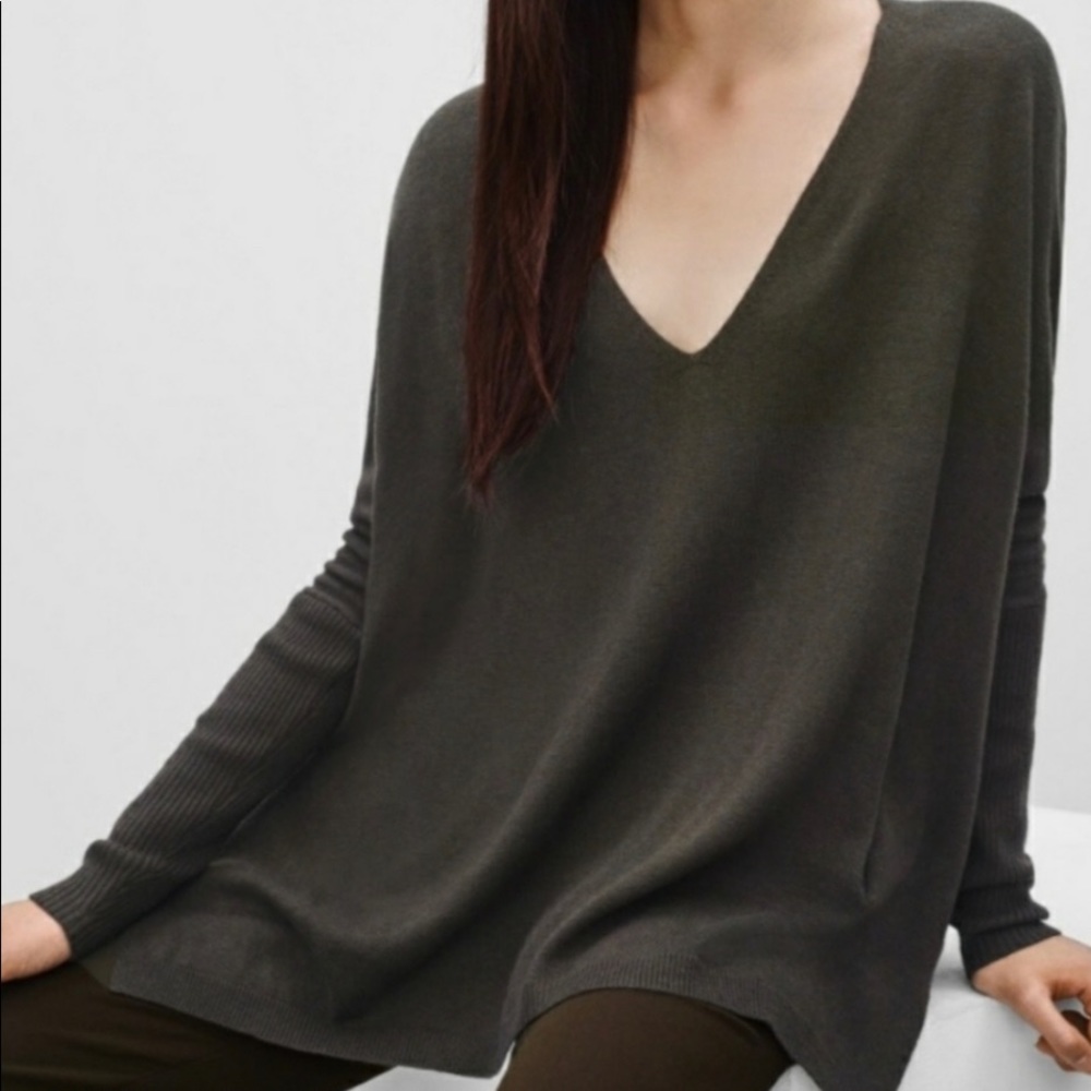 Aritzia Babaton army green sweater